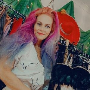 Meet your Posher, Lyndal